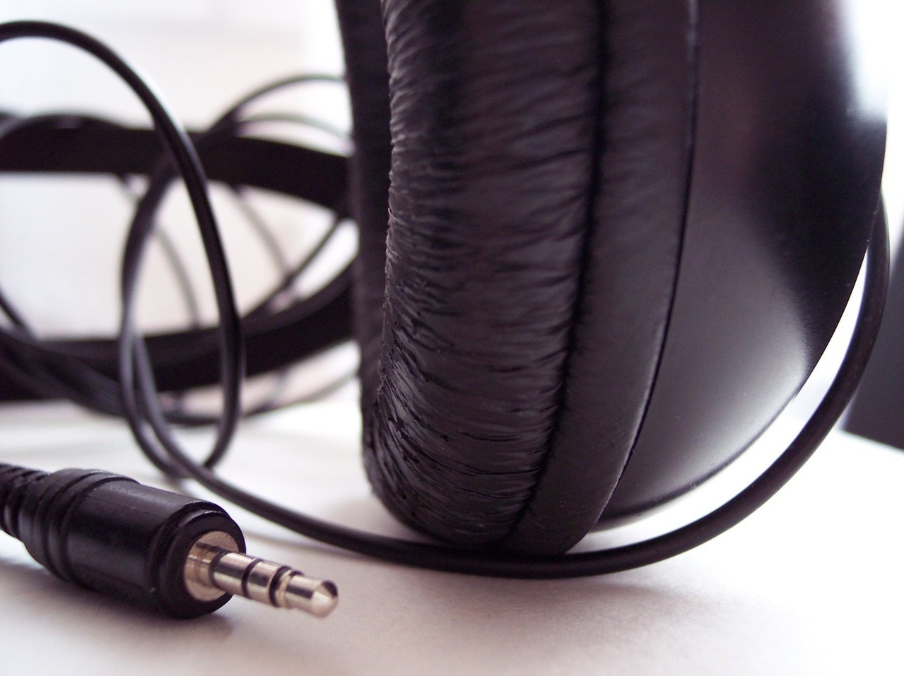 Słuchawki Bowers & Wilkins PX7 – z daleka od hałasu